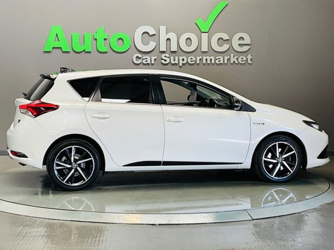 2025 Toyota Auris