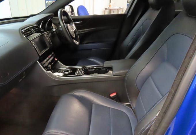 2025 Jaguar Xe