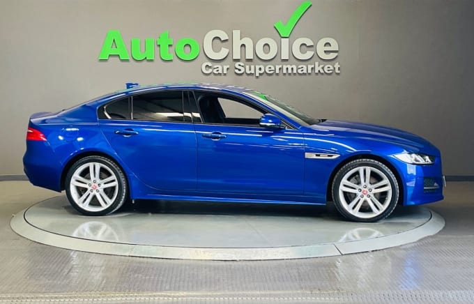 2025 Jaguar Xe
