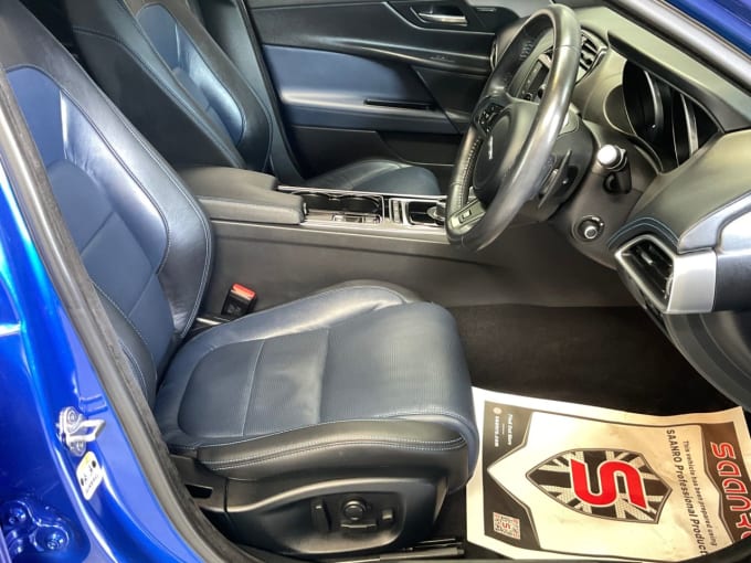 2025 Jaguar Xe