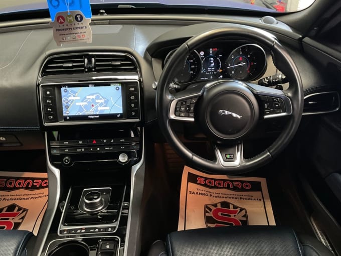2025 Jaguar Xe