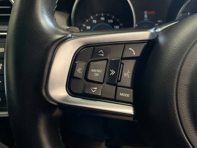 2025 Jaguar Xe