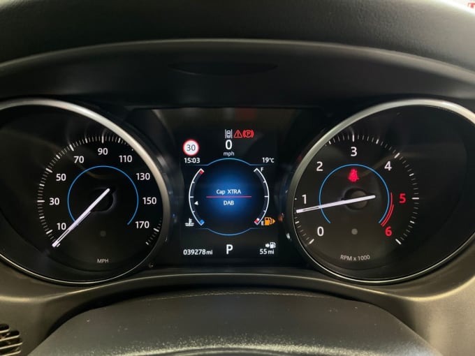 2025 Jaguar Xe