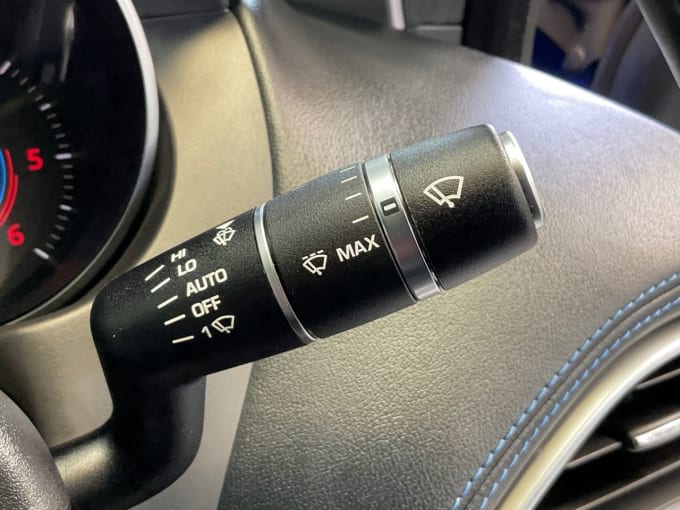 2025 Jaguar Xe