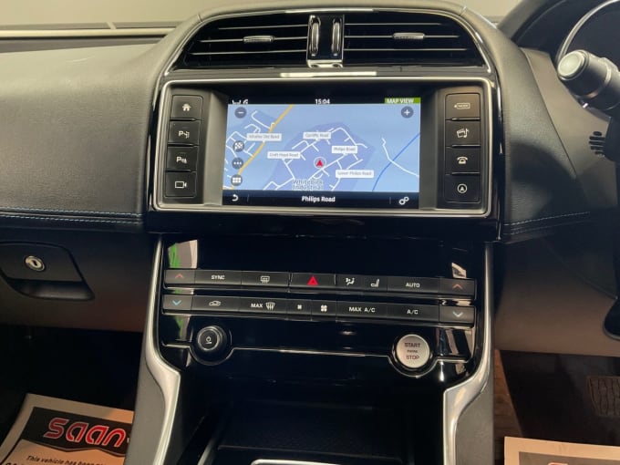 2025 Jaguar Xe