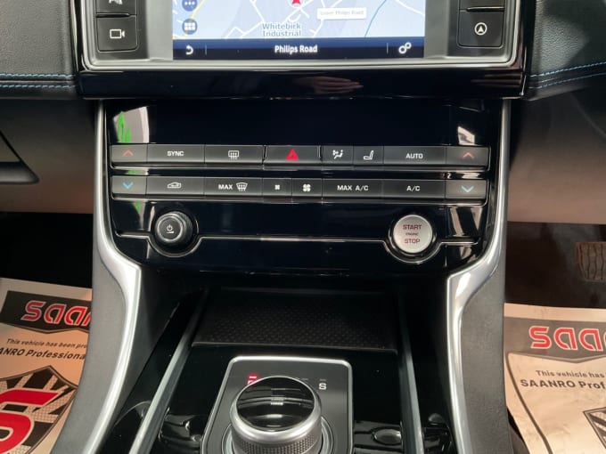 2025 Jaguar Xe