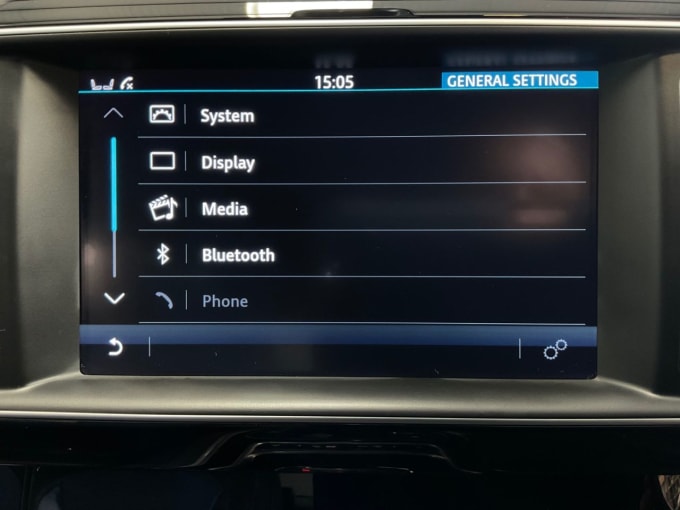 2025 Jaguar Xe