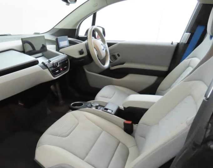 2025 BMW I3