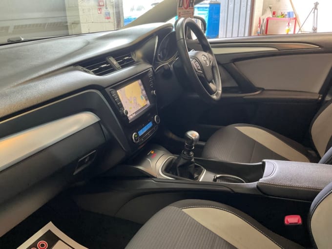 2025 Toyota Avensis