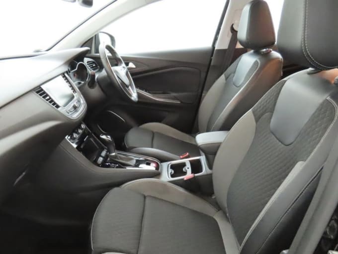 2025 Vauxhall Grandland X
