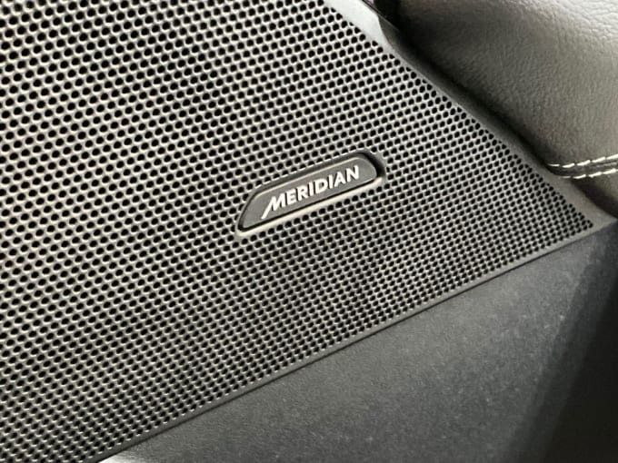 2025 Land Rover Range Rover Velar