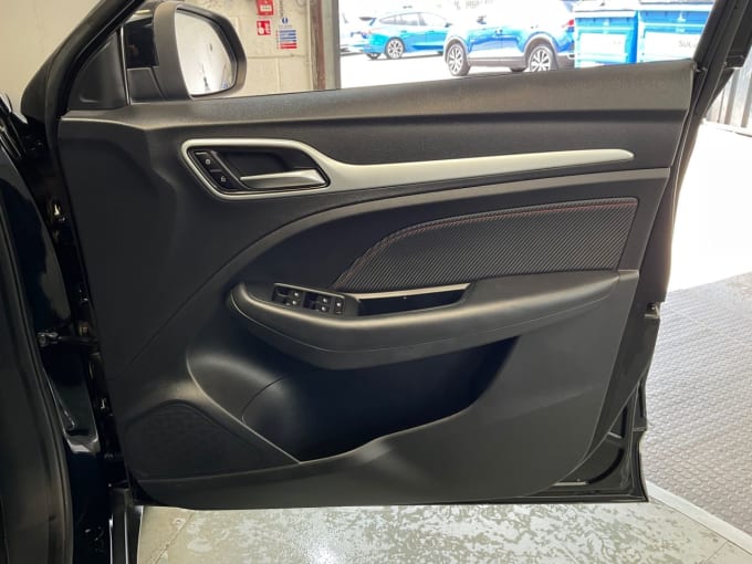 2025 Mg Mg Zs
