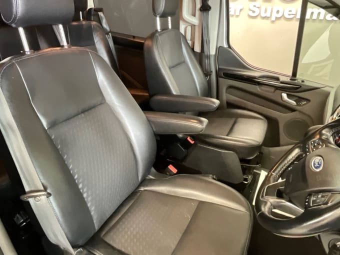 2025 Ford Transit Custom