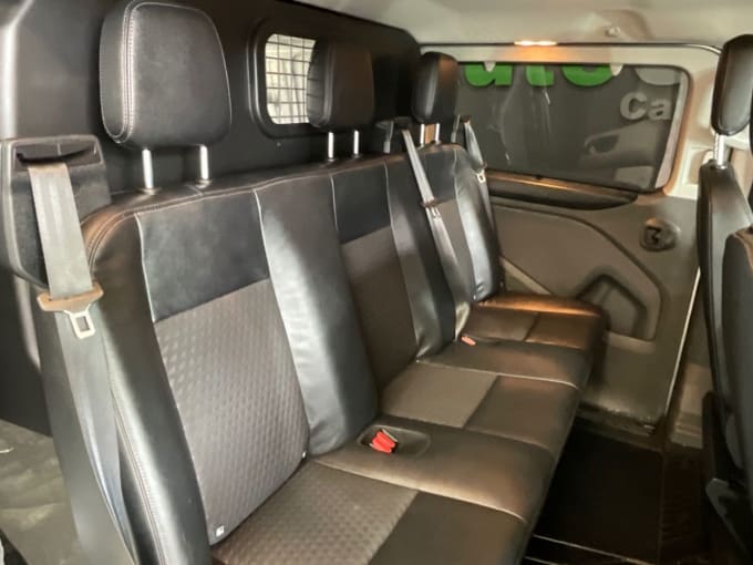 2025 Ford Transit Custom
