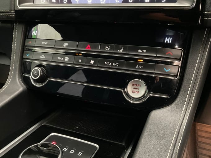 2025 Jaguar F-pace