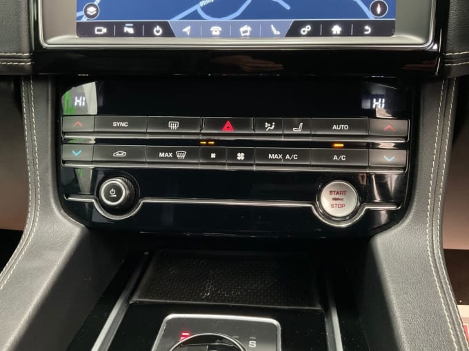 2025 Jaguar F-pace