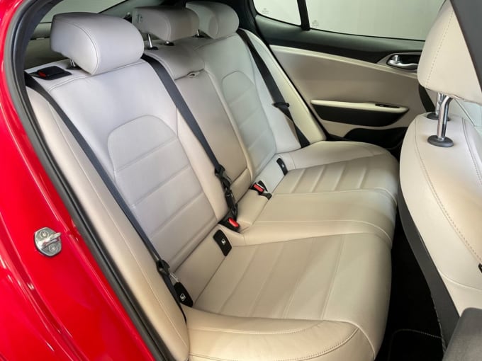 2025 Kia Stinger