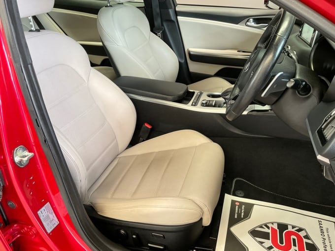2025 Kia Stinger