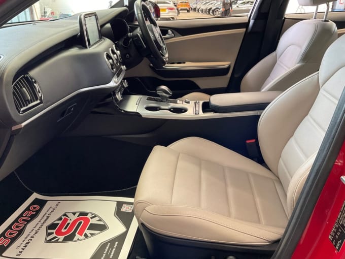 2025 Kia Stinger