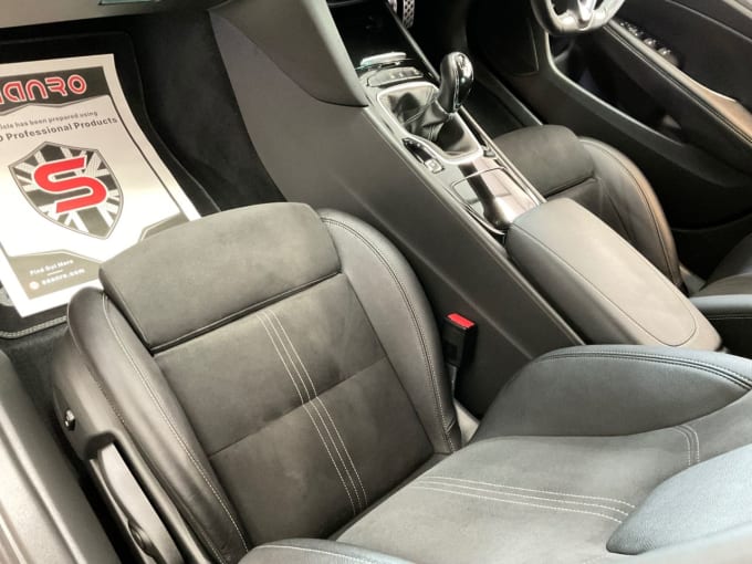 2025 Vauxhall Insignia