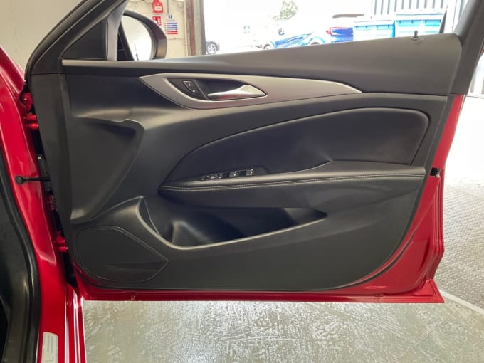 2025 Vauxhall Insignia
