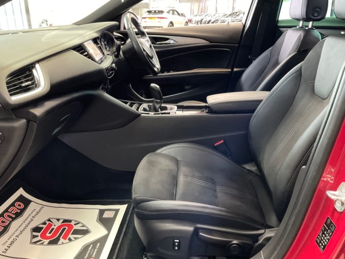 2025 Vauxhall Insignia