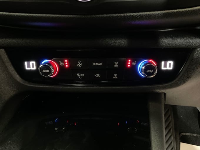 2025 Vauxhall Insignia