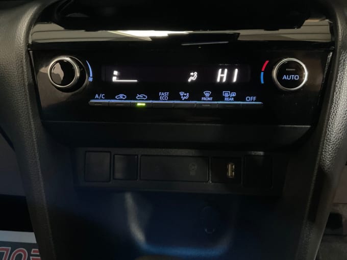 2025 Toyota Yaris Cross
