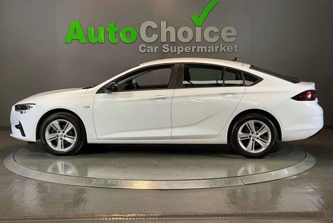 2025 Vauxhall Insignia