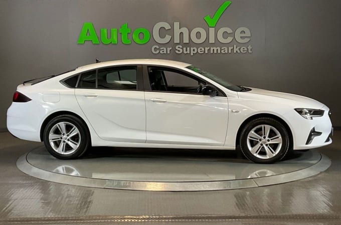 2025 Vauxhall Insignia