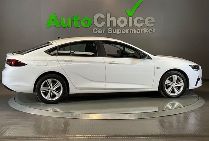 2025 Vauxhall Insignia
