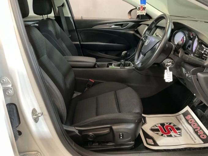 2025 Vauxhall Insignia