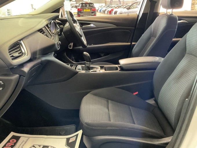 2025 Vauxhall Insignia