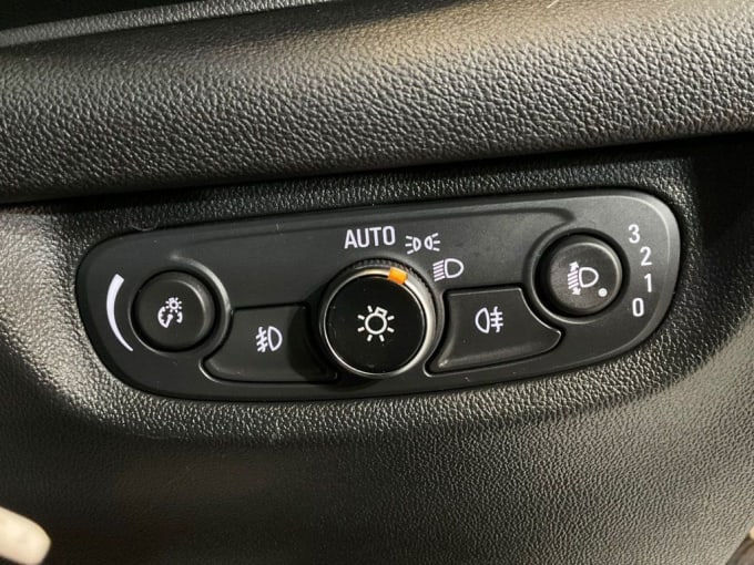 2025 Vauxhall Insignia