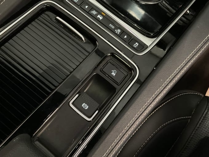2025 Jaguar F-pace