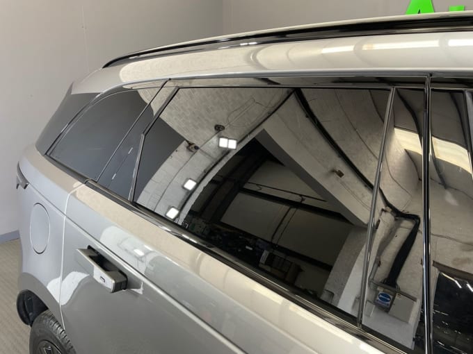 2025 Land Rover Range Rover Velar