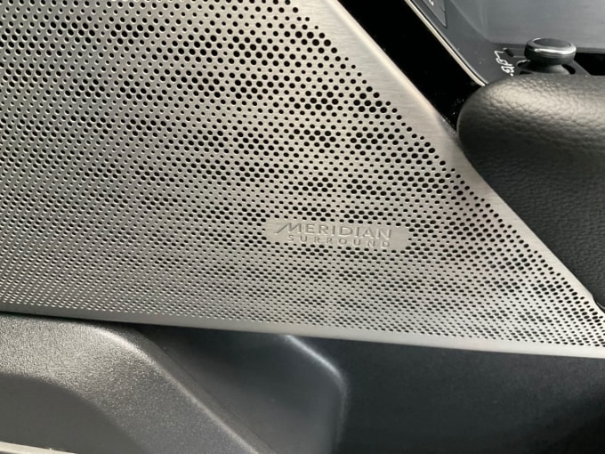 2025 Land Rover Range Rover Velar