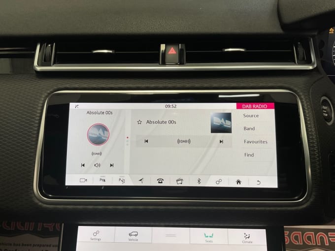 2025 Land Rover Range Rover Velar