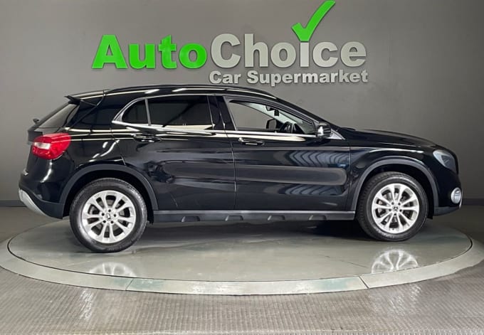 2025 Mercedes-benz 180