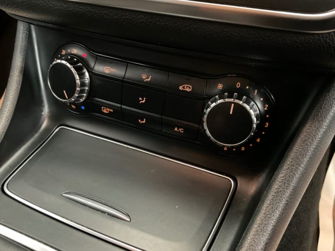 2025 Mercedes-benz 180