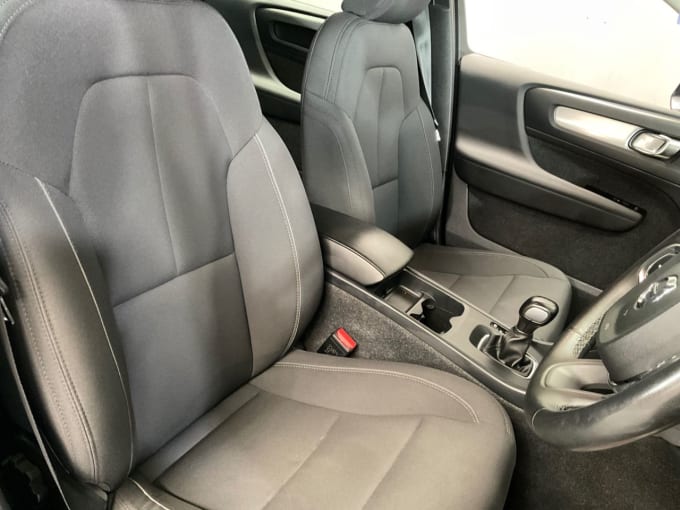 2025 Volvo Xc40