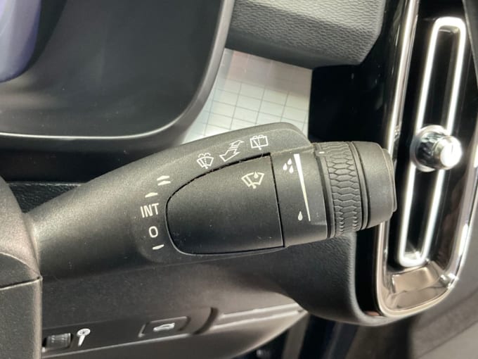 2025 Volvo Xc40