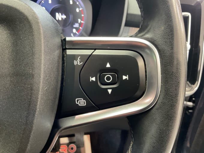 2025 Volvo Xc40