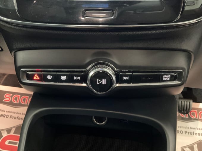 2025 Volvo Xc40