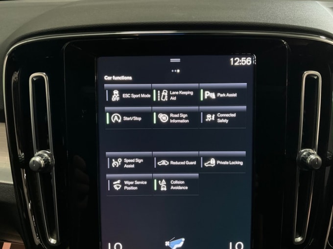 2025 Volvo Xc40