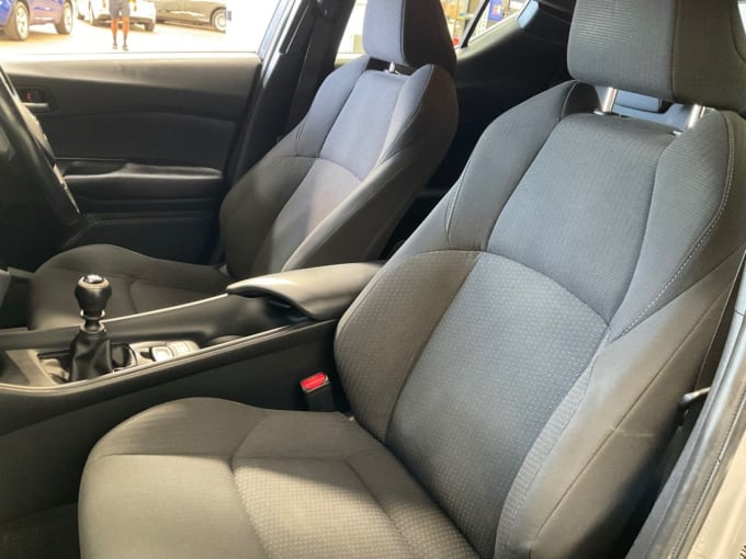 2025 Toyota C-hr