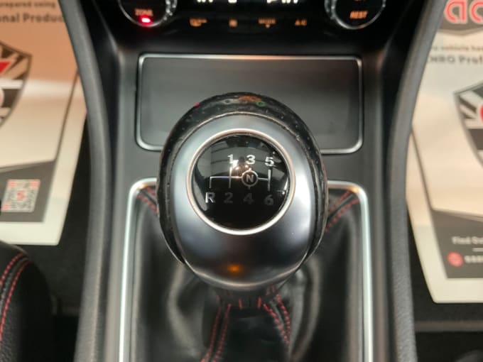 2025 Mercedes-benz 180
