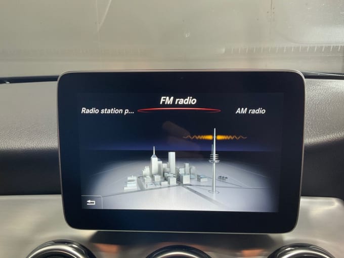 2025 Mercedes-benz 180