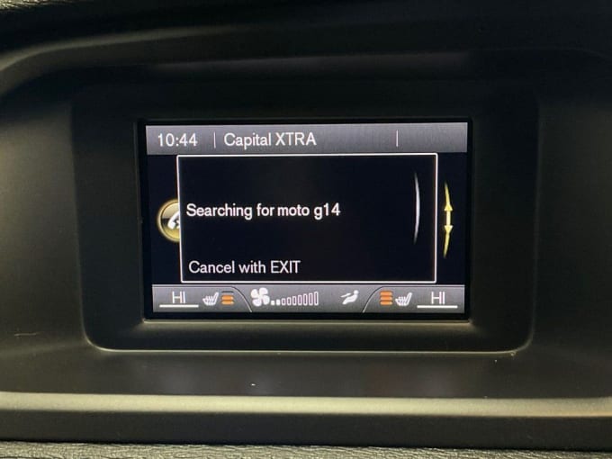 2025 Volvo V40