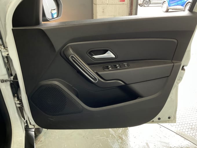 2025 Dacia Duster